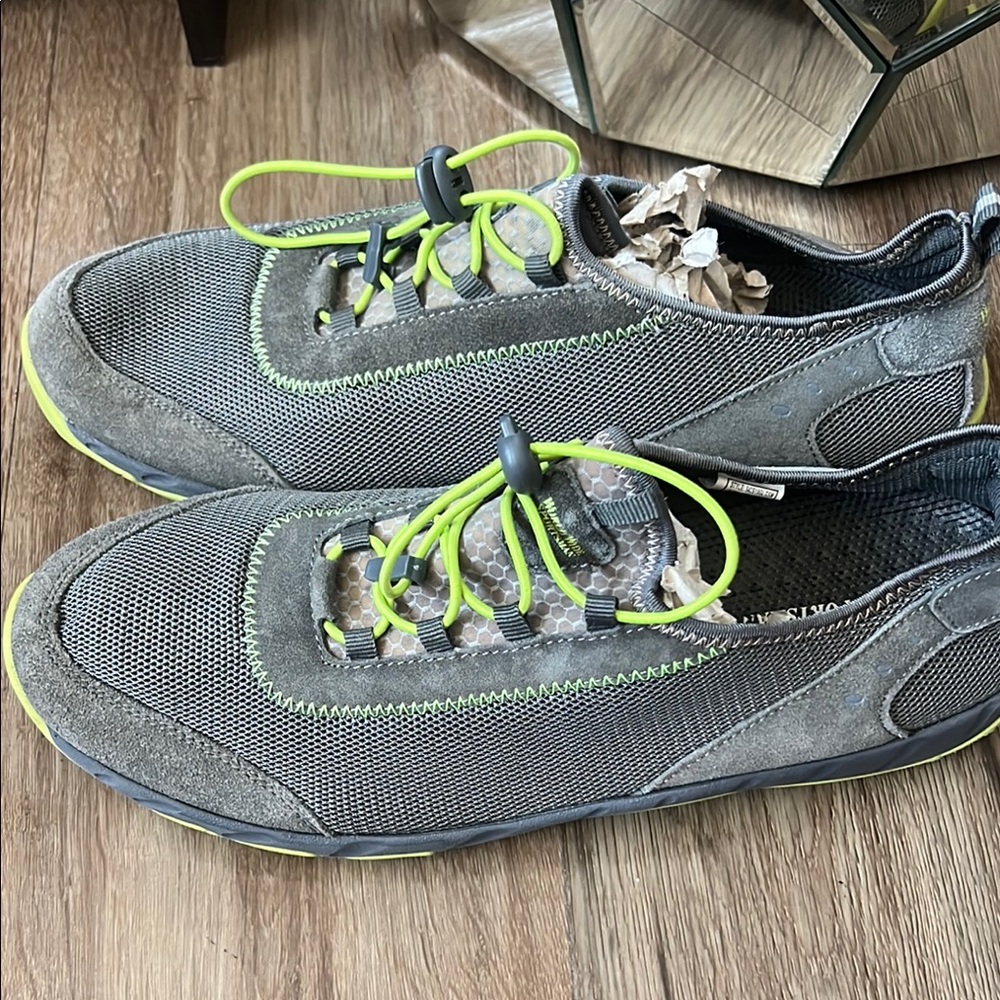 World Wide Sportsman Slip-On size 12 men